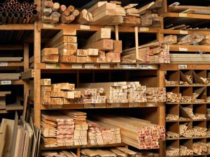 Don’t Lose Money on Lumber: Learn How to Choose the Right Logs for Your Job Site